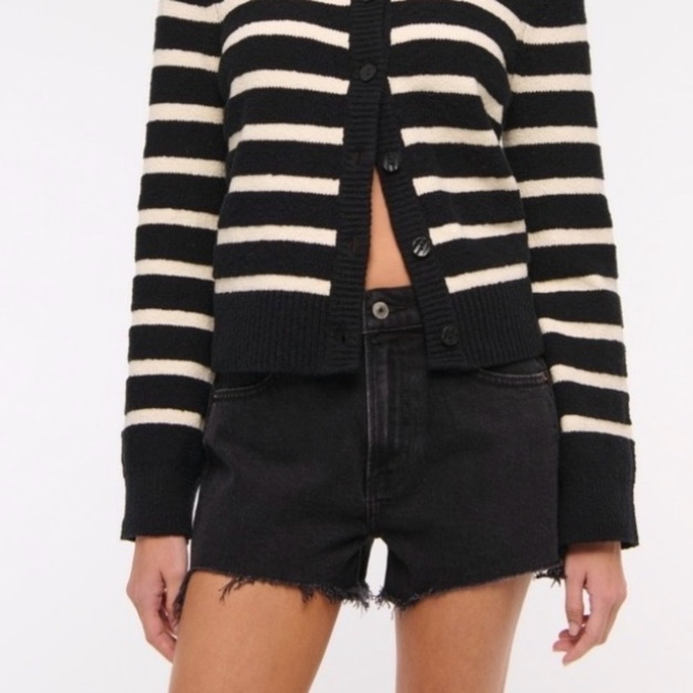 ABERCROMBIE Mom Hi Rise Shorts‎